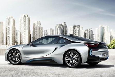 電動(dòng)汽車電池?zé)峁芾盹L(fēng)冷與液冷